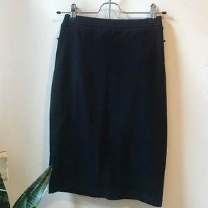 BLACK STRETCHY PENCIL SKIRT